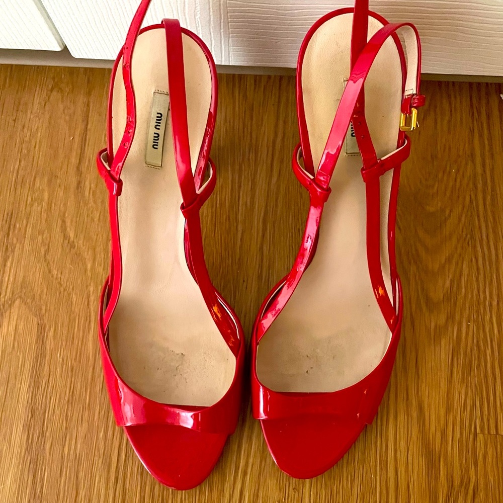 Red MIUMIU heels size 40